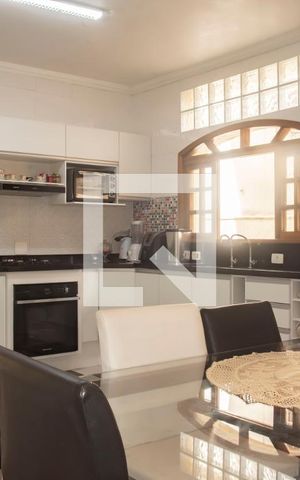 Casa de condomínio à venda com 167m², 3 quartos e 1 vagaCozinha