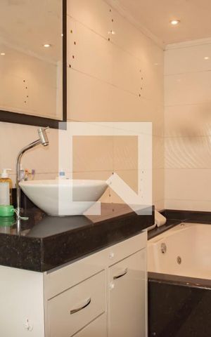 Casa de condomínio à venda com 167m², 3 quartos e 1 vagaBanheiro da Suíte 1