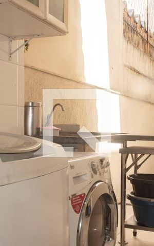 Casa de condomínio à venda com 167m², 3 quartos e 1 vagaÁrea de Serviço