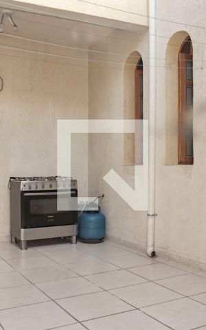 Casa de condomínio à venda com 167m², 3 quartos e 1 vagaQuintal