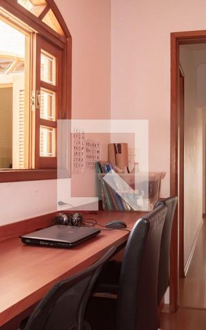 Casa de condomínio à venda com 167m², 3 quartos e 1 vagaEscritório