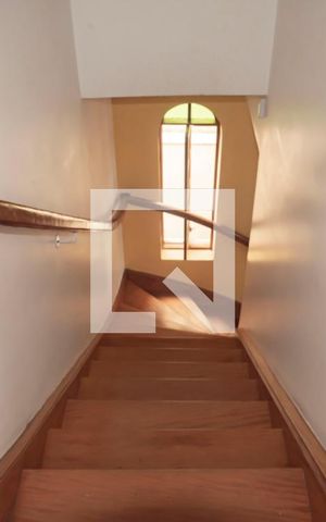 Casa de condomínio à venda com 167m², 3 quartos e 1 vagaAcesso ao 2° Piso