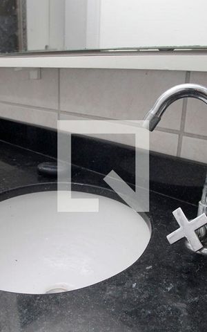 Apartamento à venda com 64m², 2 quartos e sem vagaBanheiro