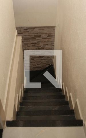Casa para alugar com 120m², 3 quartos e sem vagaEscada
