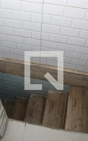 Casa para alugar com 120m², 3 quartos e sem vagaEscada