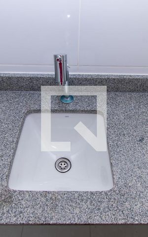 Studio à venda com 34m², 1 quarto e sem vaga Studio à venda com 34m², 1 quarto e sem vagaBanheiro