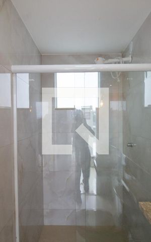 Casa de condomínio à venda com 220m², 4 quartos e 2 vagas Casa de condomínio à venda com 220m², 4 quartos e 2 vagasBanheiro Social 2