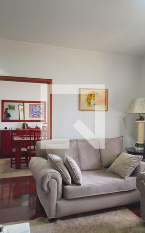 Casa à venda com 360m², 3 quartos e 2 vagasSala