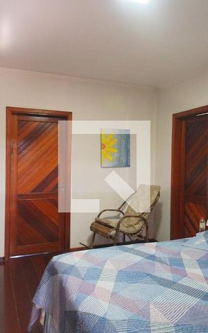 Casa à venda com 360m², 3 quartos e 2 vagasSuíte