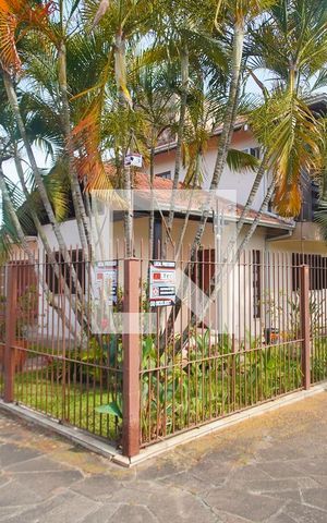 Casa à venda com 360m², 3 quartos e 2 vagasFachada
