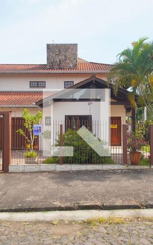 Casa à venda com 360m², 3 quartos e 2 vagasFachada