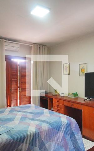 Casa à venda com 360m², 3 quartos e 2 vagasSuíte