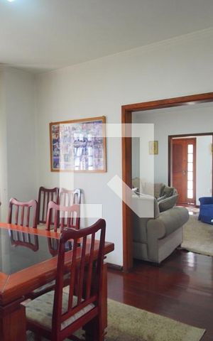 Casa à venda com 360m², 3 quartos e 2 vagasCopa