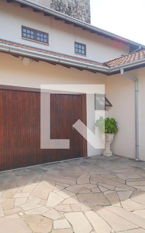 Casa à venda com 360m², 3 quartos e 2 vagasFachada