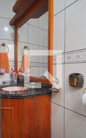Casa à venda com 350m², 3 quartos e 5 vagas Casa à venda com 350m², 3 quartos e 5 vagasBanheiro 2