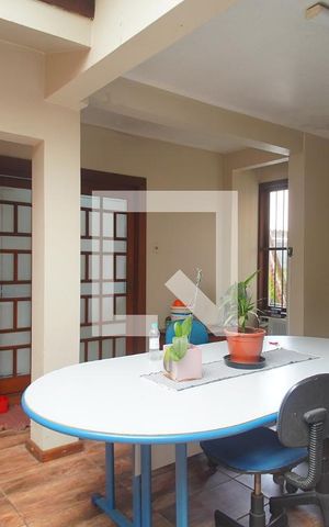 Casa à venda com 350m², 3 quartos e 5 vagas Casa à venda com 350m², 3 quartos e 5 vagasSala 2
