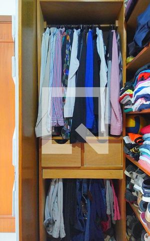 Casa à venda com 350m², 3 quartos e 5 vagas Casa à venda com 350m², 3 quartos e 5 vagasCloset