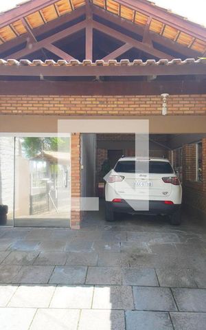 Casa à venda com 350m², 3 quartos e 5 vagas Casa à venda com 350m², 3 quartos e 5 vagasGaragem