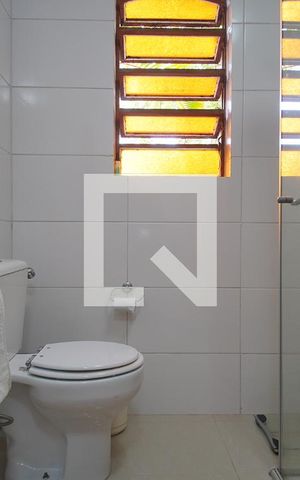 Casa à venda com 350m², 3 quartos e 5 vagas Casa à venda com 350m², 3 quartos e 5 vagasBanheiro da Suíte