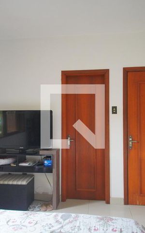Casa à venda com 350m², 3 quartos e 5 vagas Casa à venda com 350m², 3 quartos e 5 vagasSuíte