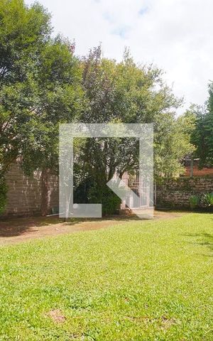 Casa à venda com 350m², 3 quartos e 5 vagas Casa à venda com 350m², 3 quartos e 5 vagasQuintal
