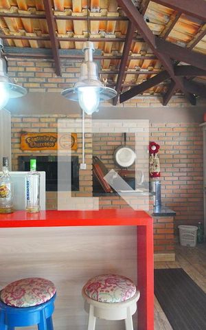 Casa à venda com 350m², 3 quartos e 5 vagas Casa à venda com 350m², 3 quartos e 5 vagasÁrea comum - Salão de festas