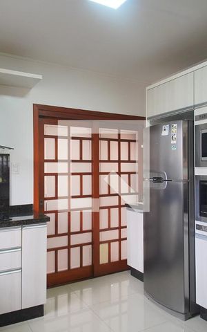 Casa à venda com 350m², 3 quartos e 5 vagas Casa à venda com 350m², 3 quartos e 5 vagasCozinha