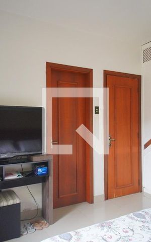 Casa à venda com 350m², 3 quartos e 5 vagas Casa à venda com 350m², 3 quartos e 5 vagasSuíte