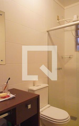 Casa à venda com 350m², 3 quartos e 5 vagas Casa à venda com 350m², 3 quartos e 5 vagasBanheiro 1