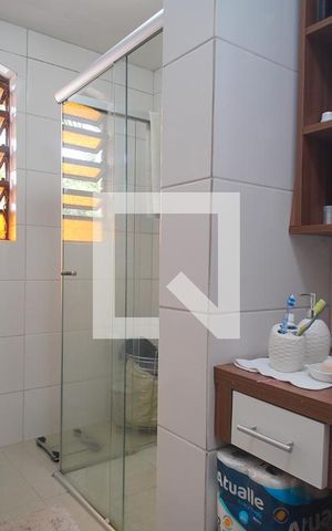 Casa à venda com 350m², 3 quartos e 5 vagas Casa à venda com 350m², 3 quartos e 5 vagasBanheiro da Suíte
