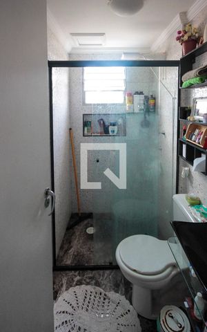Apartamento à venda com 43m², 2 quartos e 1 vaga Apartamento à venda com 43m², 2 quartos e 1 vagaBanheiro