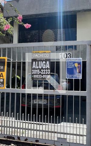 Casa para alugar com 350m², 3 quartos e 4 vagas Casa para alugar com 350m², 3 quartos e 4 vagasGaragem