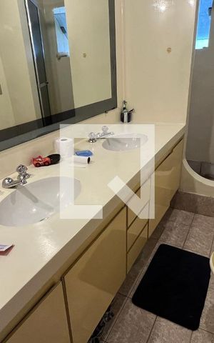 Casa para alugar com 350m², 3 quartos e 4 vagas Casa para alugar com 350m², 3 quartos e 4 vagasBanheiro