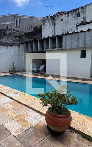 Casa para alugar com 350m², 3 quartos e 4 vagas Casa para alugar com 350m², 3 quartos e 4 vagasPiscina