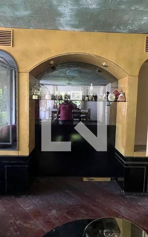 Casa para alugar com 350m², 3 quartos e 4 vagas Casa para alugar com 350m², 3 quartos e 4 vagasSala