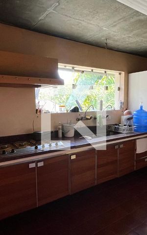 Casa para alugar com 350m², 3 quartos e 4 vagas Casa para alugar com 350m², 3 quartos e 4 vagasCozinha