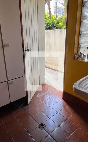 Casa para alugar com 350m², 3 quartos e 4 vagas Casa para alugar com 350m², 3 quartos e 4 vagasÁrea de Serviço