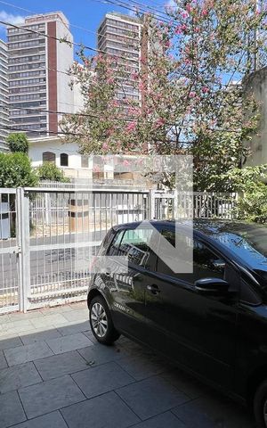 Casa para alugar com 350m², 3 quartos e 4 vagas Casa para alugar com 350m², 3 quartos e 4 vagasGaragem