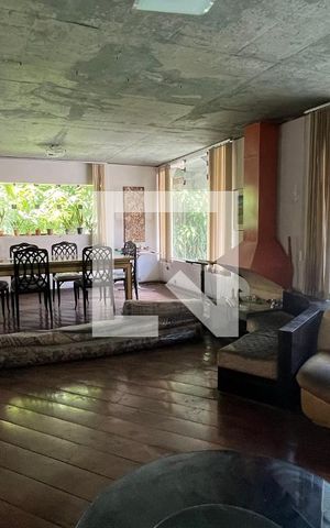 Casa para alugar com 350m², 3 quartos e 4 vagas Casa para alugar com 350m², 3 quartos e 4 vagasSala