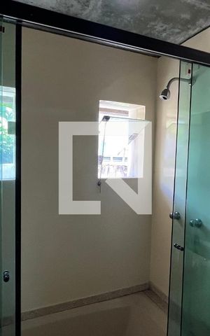 Casa para alugar com 350m², 3 quartos e 4 vagas Casa para alugar com 350m², 3 quartos e 4 vagasBanheiro da Suíte