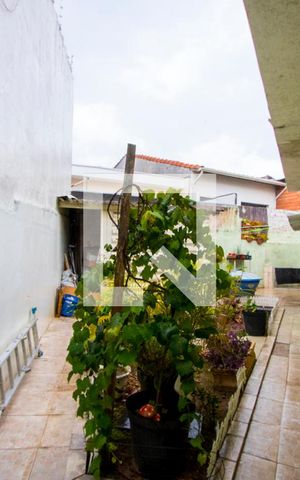 Casa à venda com 152m², 2 quartos e 3 vagas Casa à venda com 152m², 2 quartos e 3 vagasQuintal
