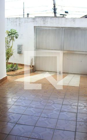 Casa à venda com 200m², 4 quartos e 3 vagasGaragem