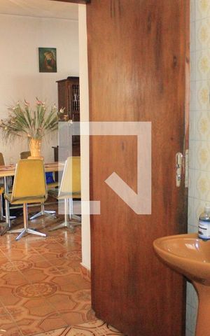 Casa à venda com 200m², 4 quartos e 3 vagasBanheiro 1
