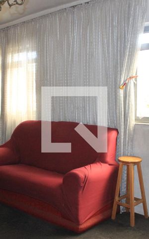 Casa à venda com 200m², 4 quartos e 3 vagasSala superior de acesso aos quartos/suíte