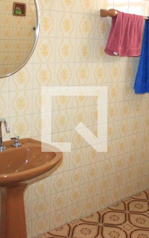 Casa à venda com 200m², 4 quartos e 3 vagasBanheiro 1