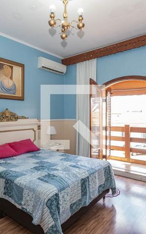 Casa à venda com 300m², 3 quartos e 5 vagas Casa à venda com 300m², 3 quartos e 5 vagasSuite 1