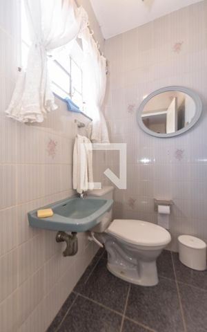 Casa para alugar com 200m², 3 quartos e 3 vagas Casa para alugar com 200m², 3 quartos e 3 vagasLavabo