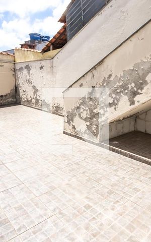Casa à venda com 180m², 4 quartos e 2 vagas Casa à venda com 180m², 4 quartos e 2 vagasQuintal