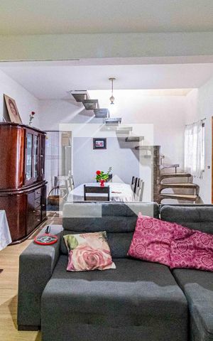 Casa à venda com 385m², 6 quartos e 8 vagas Casa à venda com 385m², 6 quartos e 8 vagasCasa 01 - Sala