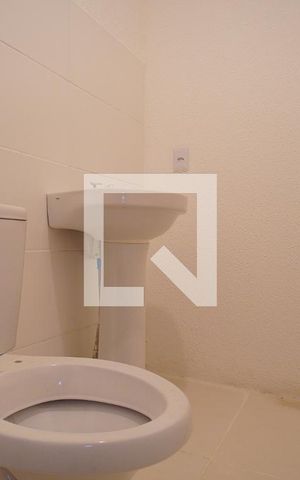 Apartamento à venda com 44m², 2 quartos e 1 vaga Apartamento à venda com 44m², 2 quartos e 1 vagaBanheiro